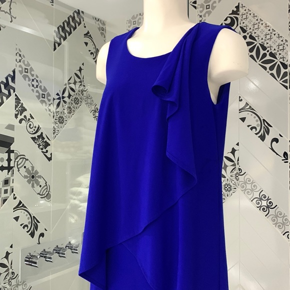 Made in🇨🇦Beautiful Sleeveless Cross Over Ruffle Front JR Dress - Picture 4 of 17